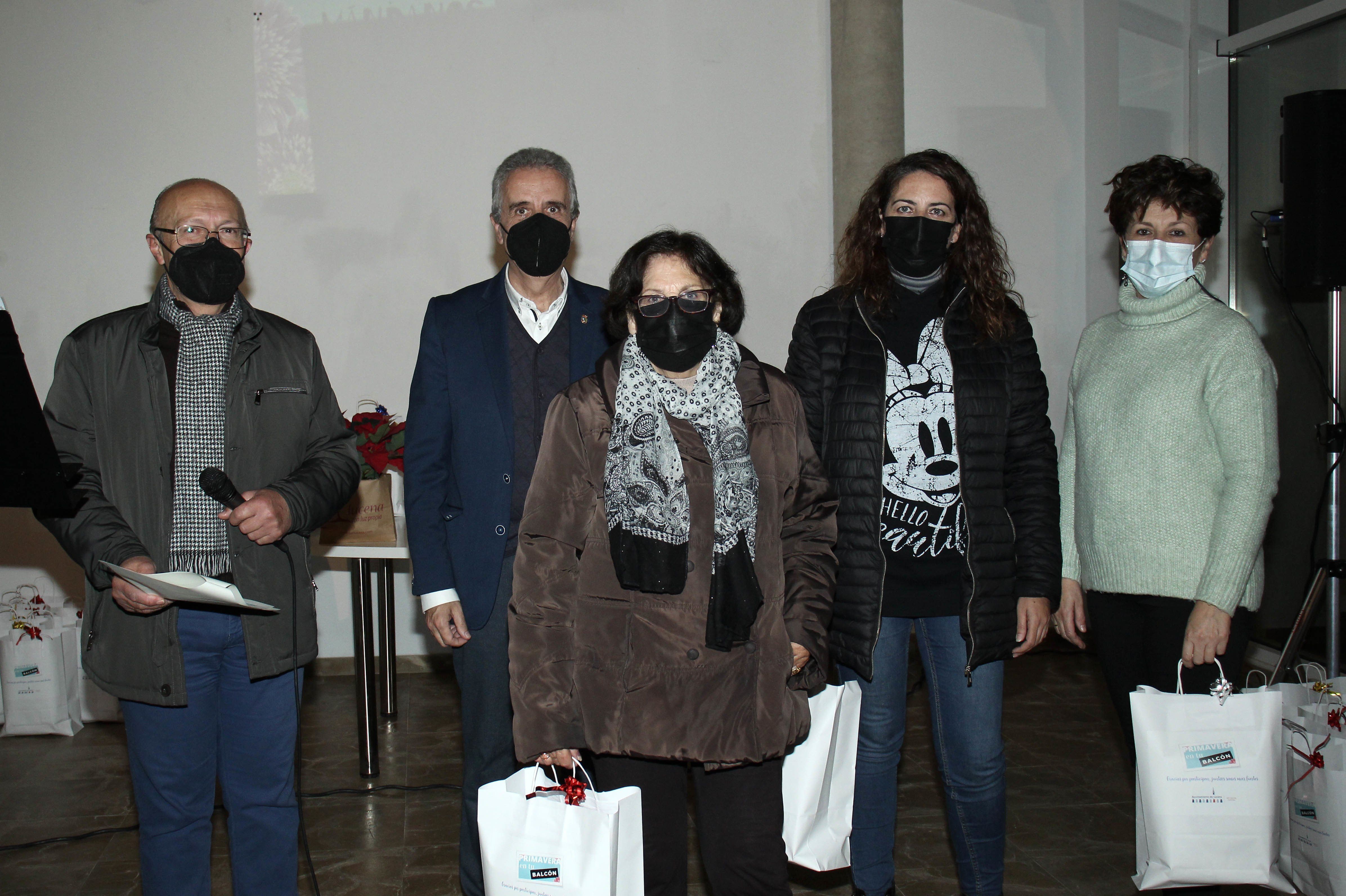 GALERÍA: El Ayuntamiento de Lucena reconoce a quienes participaron durante el confinamiento en el certamen ?La primavera en tu balcón'