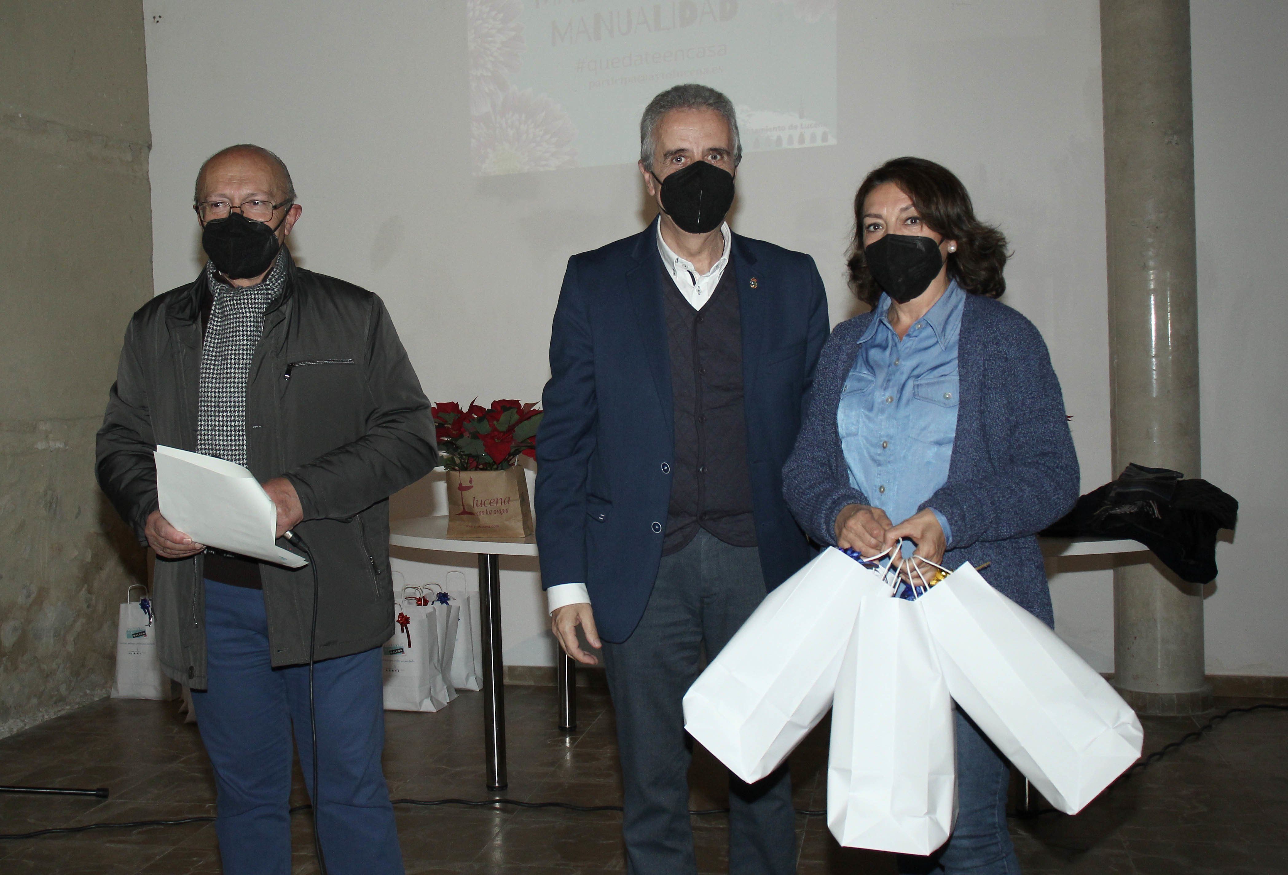 GALERÍA: El Ayuntamiento de Lucena reconoce a quienes participaron durante el confinamiento en el certamen ?La primavera en tu balcón'