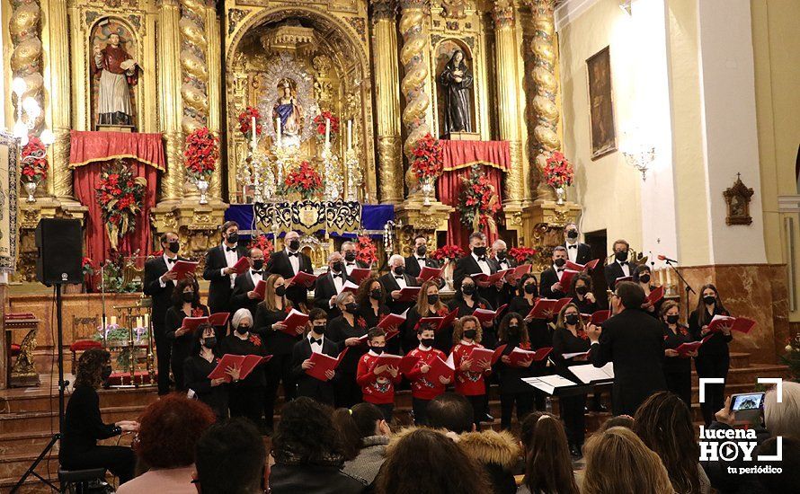 GALERÍA: La Coral Lucentina vuelve a abrir las fiestas con su tradicional Concierto de Navidad