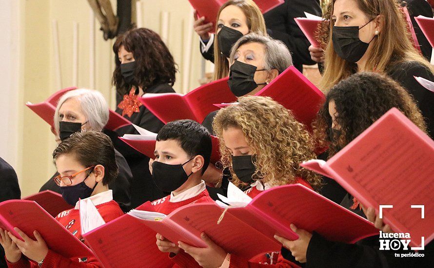 GALERÍA: La Coral Lucentina vuelve a abrir las fiestas con su tradicional Concierto de Navidad