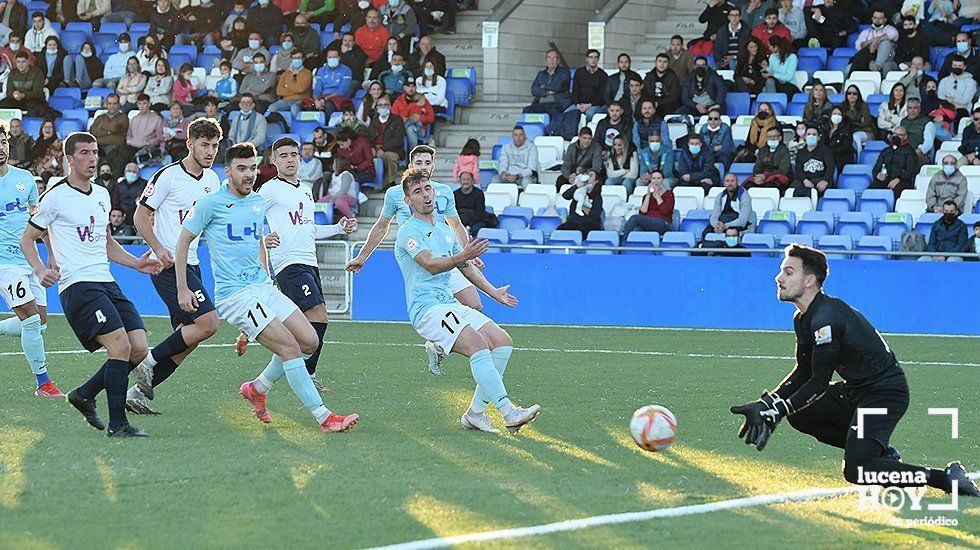  Un lance del último partido disputado por el Ciudad de Lucena en el estadio municipal frente al Pozoblanco 