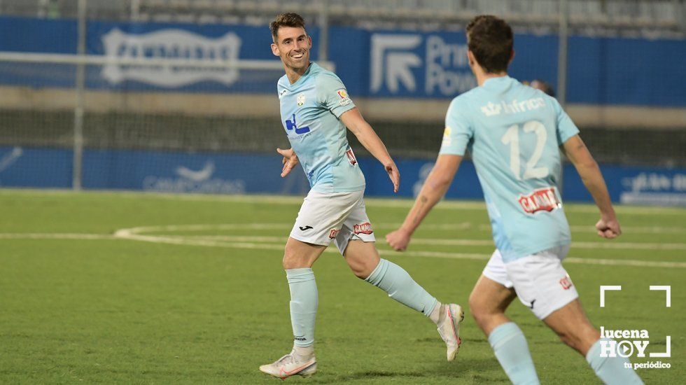  Marcos Pérez celebra el primer gol del equipo lucentino. Fotos: Jesús Cañete para LucenaHoy 