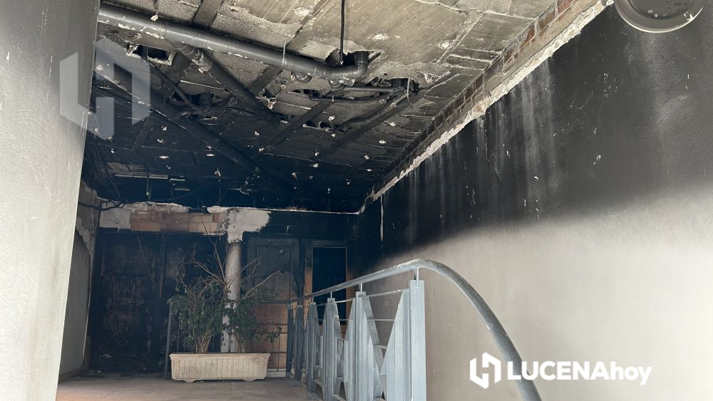Estado en el que ha quedado el portal afectado por el incendio Estado en el que ha quedado el portal afectado por el incendio