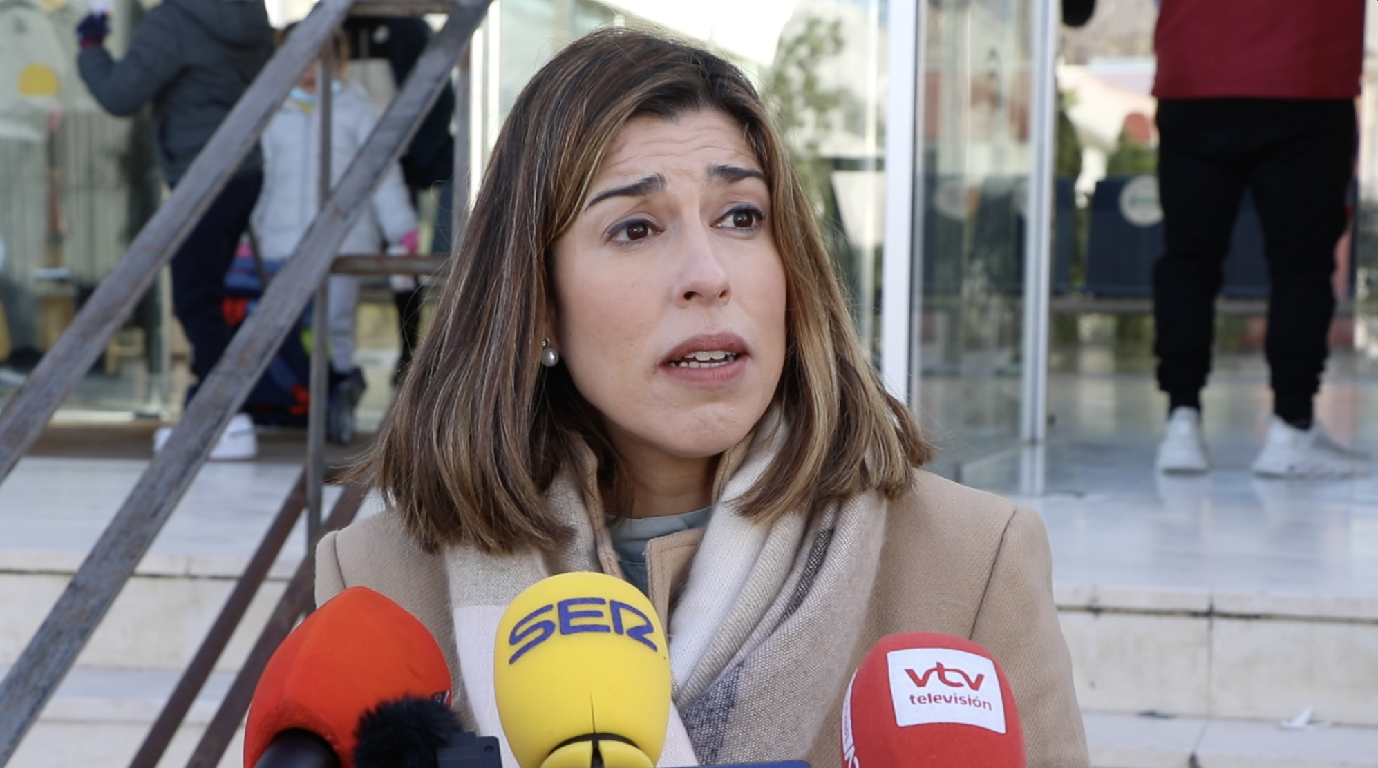 Teresa Alonso, esta mañana ante los medios de comunicación