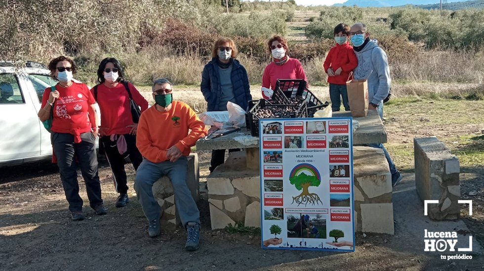  Uno de los grupos de voluntarios que han trabajado durante el fin de semana en esta iniciativa 