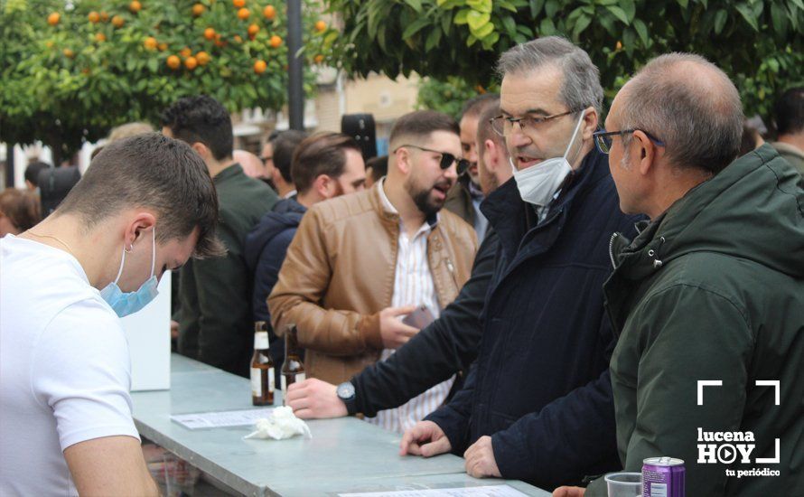 GALERÍA: El barrio de Santiago adelanta la Navidad de la mano de la Zambomba Flamenca