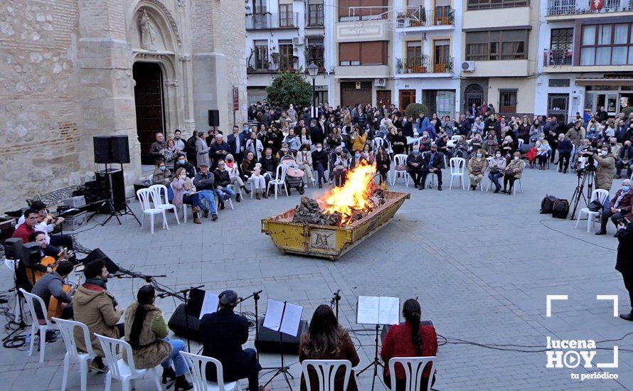 GALERÍA: El barrio de Santiago adelanta la Navidad de la mano de la Zambomba Flamenca GALERÍA: El barrio de Santiago adelanta la Navidad de la mano de la Zambomba Flamenca