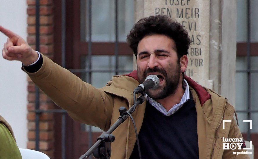 GALERÍA: El barrio de Santiago adelanta la Navidad de la mano de la Zambomba Flamenca