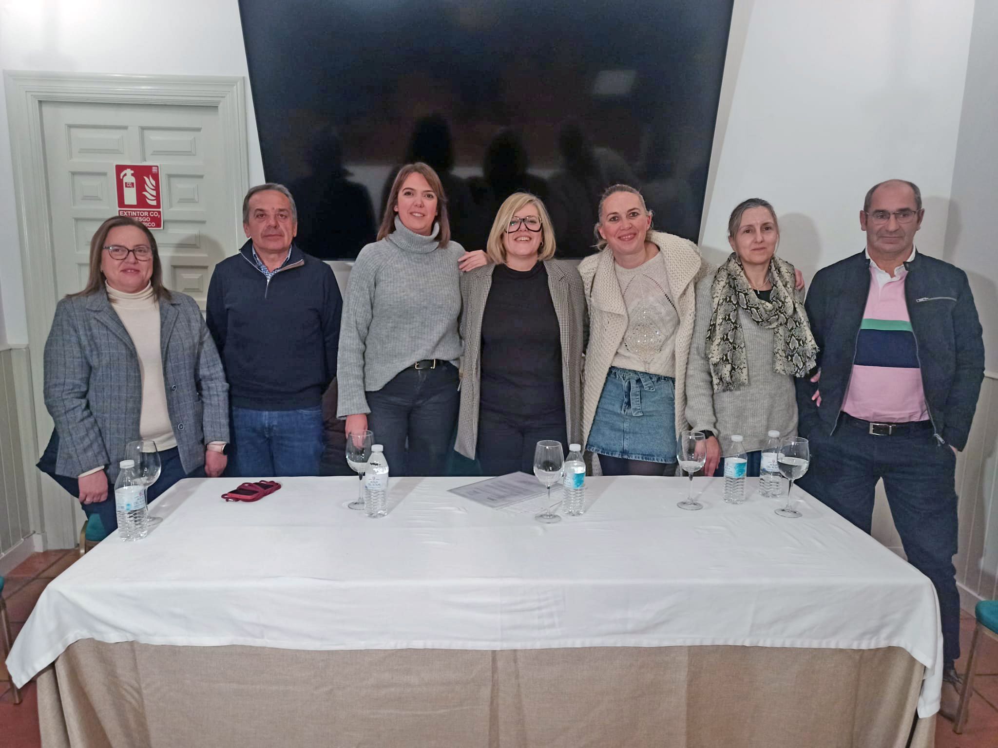 Los trabajadores de Aguas de Lucena afectados durante la rueda de prensa ofrecida este miércoles