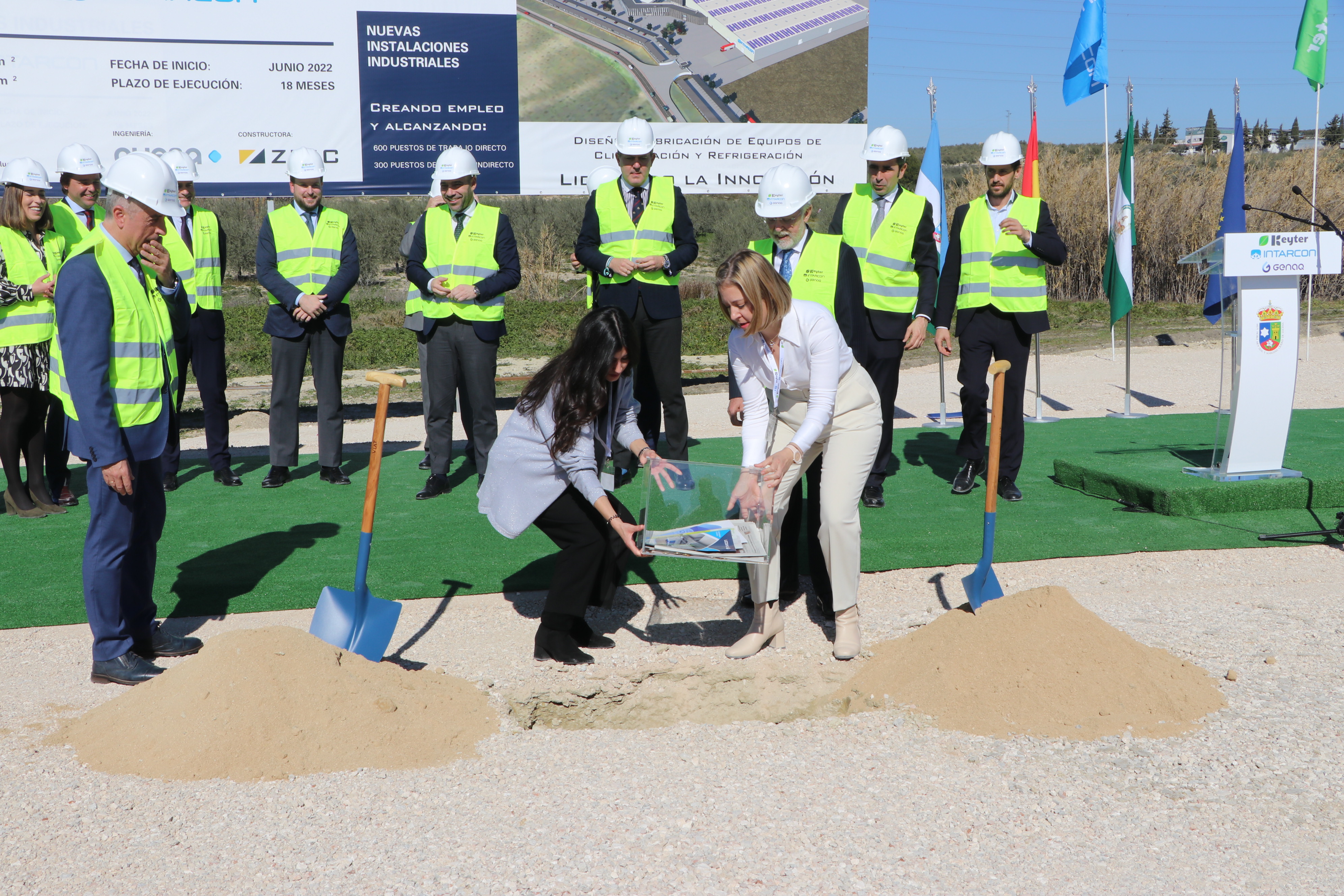 Acto de colocación de la primera piedra en la nueva sede del grupo Keyter Intarcon Genaq en Lucena