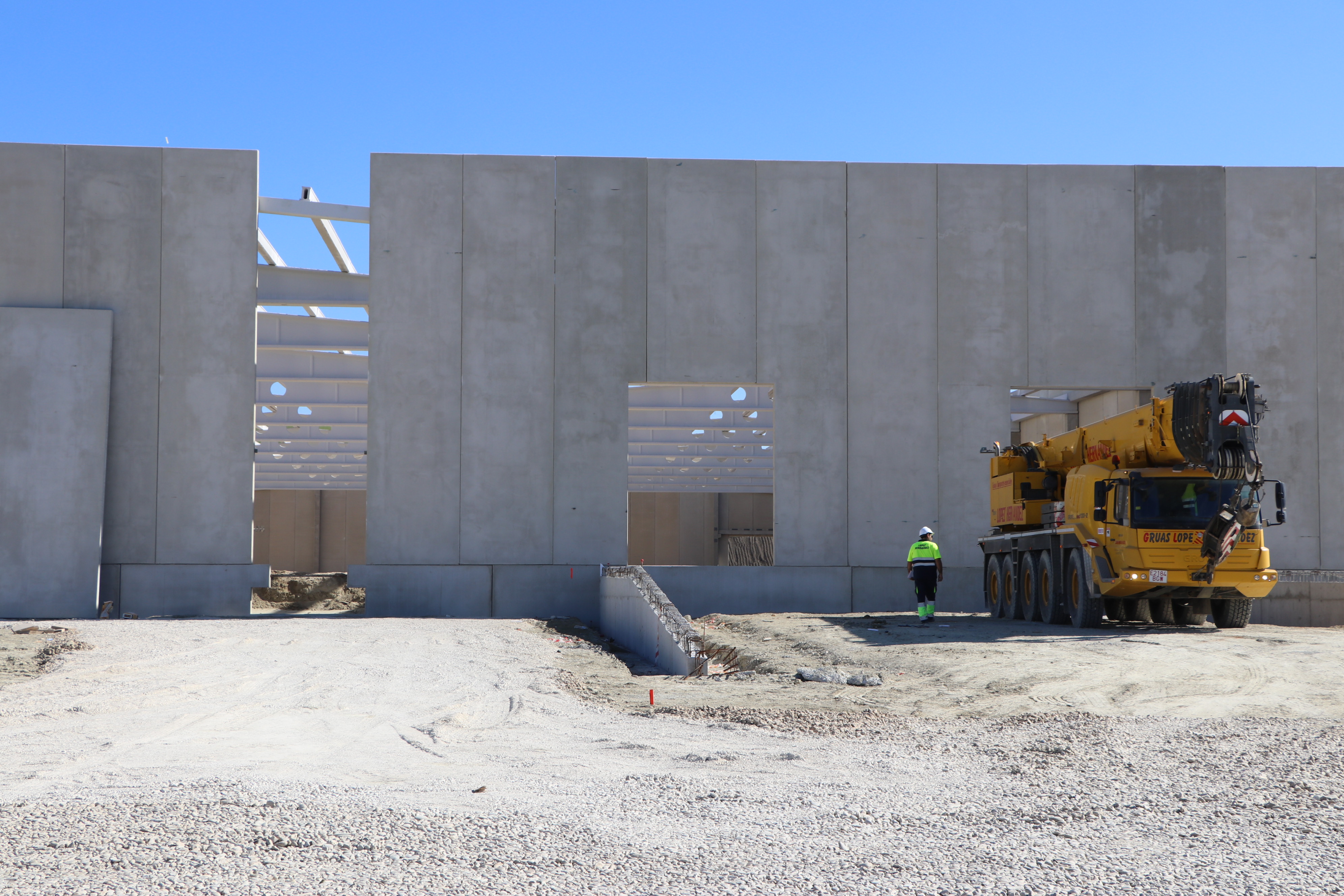 Acto de colocación de la primera piedra en la nueva sede del grupo Keyter Intarcon Genaq en Lucena