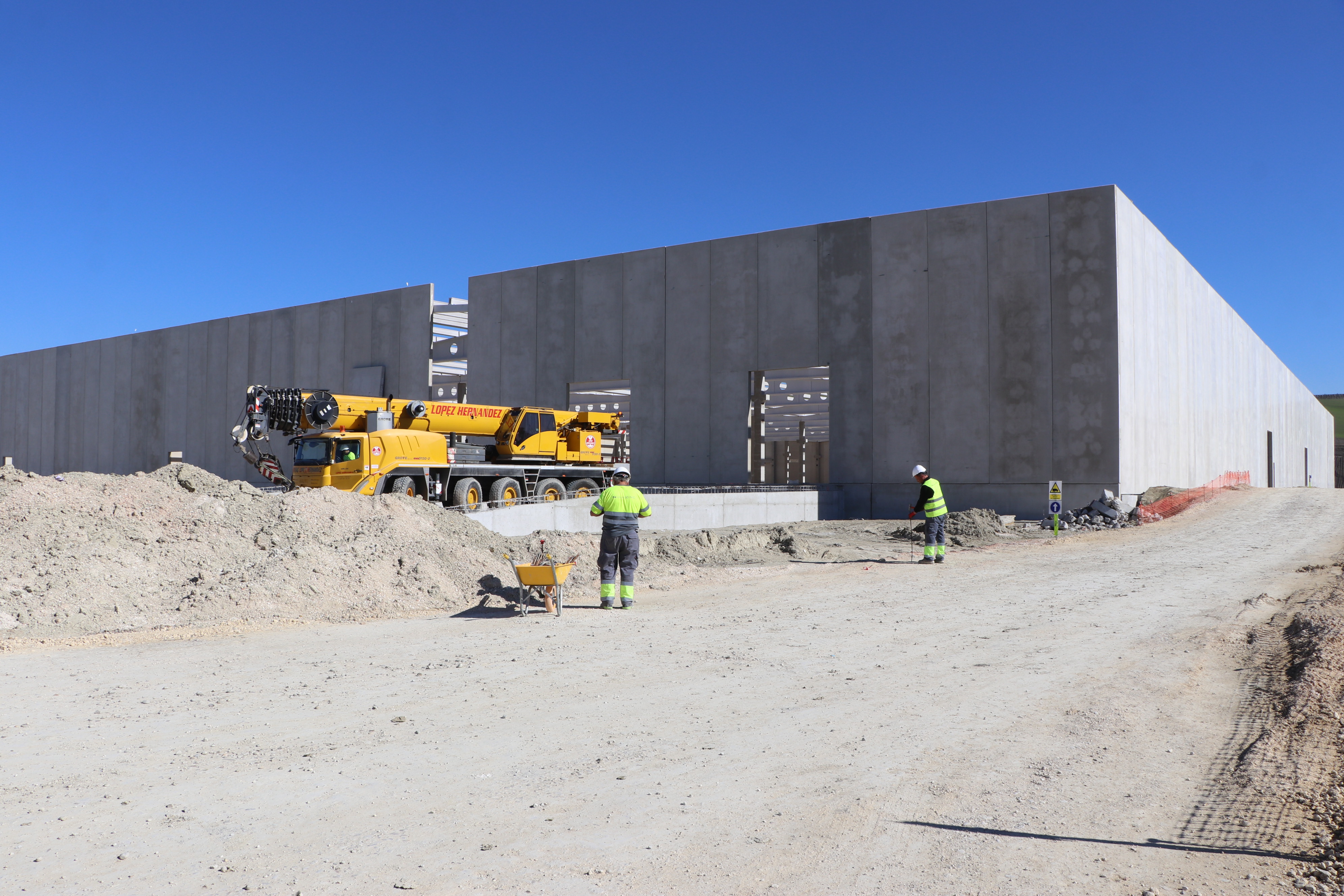 Acto de colocación de la primera piedra en la nueva sede del grupo Keyter Intarcon Genaq en Lucena