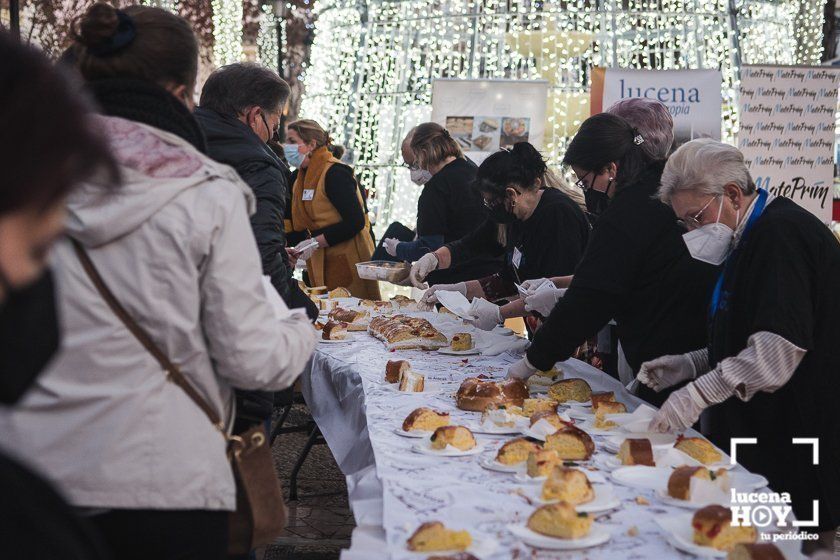 GALERÍA: Sabor a Solidaridad: Las fotos del Roscón de Reyes Gigante de Lucena