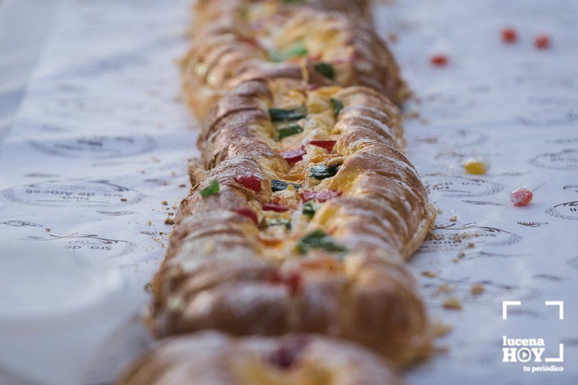 GALERÍA: Sabor a Solidaridad: Las fotos del Roscón de Reyes Gigante de Lucena GALERÍA: Sabor a Solidaridad: Las fotos del Roscón de Reyes Gigante de Lucena
