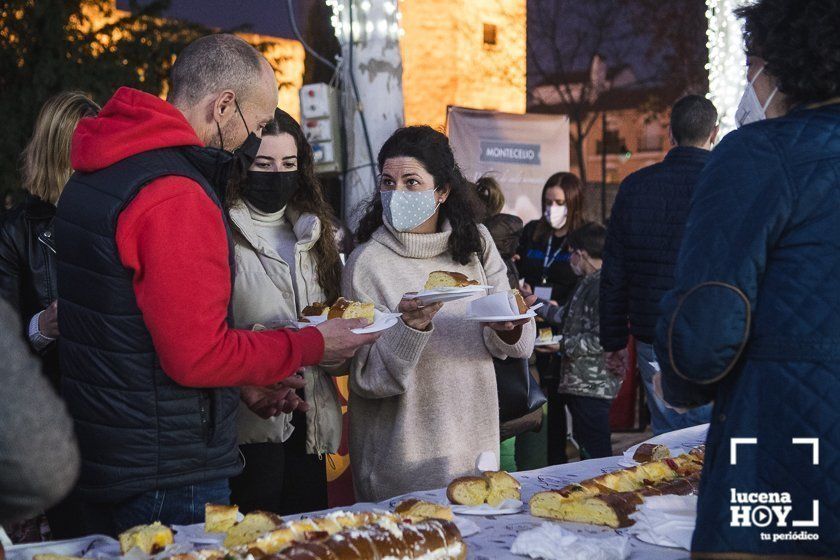 GALERÍA: Sabor a Solidaridad: Las fotos del Roscón de Reyes Gigante de Lucena GALERÍA: Sabor a Solidaridad: Las fotos del Roscón de Reyes Gigante de Lucena