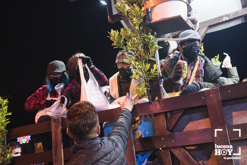 GALERÍA: Los Reyes Magos hacen parada en Campo de Aras antes de llegar a Lucena. Las fotos de la Cabalgata del Cristo