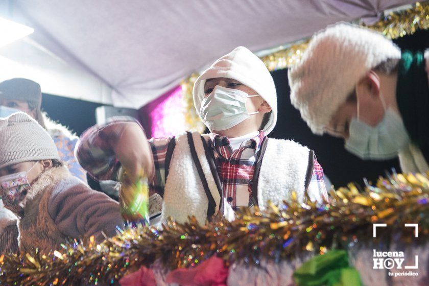 GALERÍA: Los Reyes Magos hacen parada en Campo de Aras antes de llegar a Lucena. Las fotos de la Cabalgata del Cristo