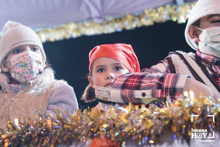 GALERÍA: Los Reyes Magos hacen parada en Campo de Aras antes de llegar a Lucena. Las fotos de la Cabalgata del Cristo