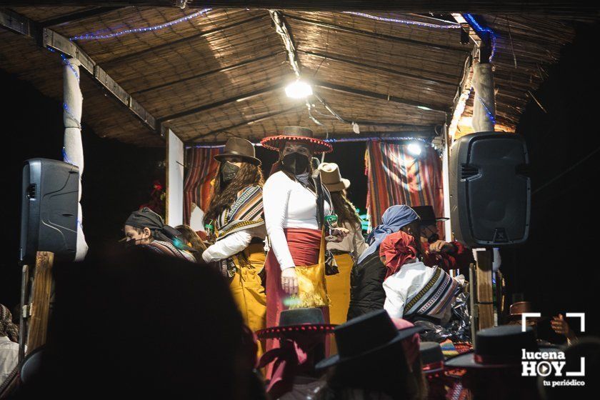 GALERÍA: Los Reyes Magos hacen parada en Campo de Aras antes de llegar a Lucena. Las fotos de la Cabalgata del Cristo