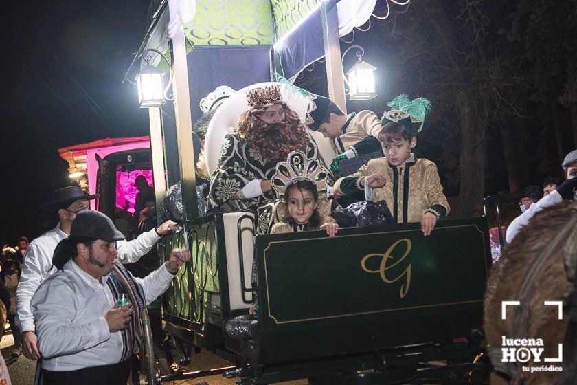 GALERÍA: Los Reyes Magos hacen parada en Campo de Aras antes de llegar a Lucena. Las fotos de la Cabalgata del Cristo