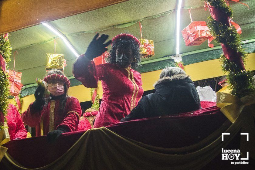 GALERÍA: Los Reyes Magos hacen parada en Campo de Aras antes de llegar a Lucena. Las fotos de la Cabalgata del Cristo