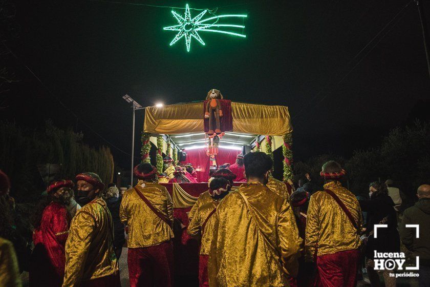 GALERÍA: Los Reyes Magos hacen parada en Campo de Aras antes de llegar a Lucena. Las fotos de la Cabalgata del Cristo