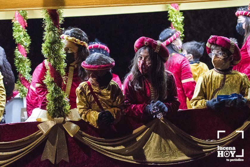 GALERÍA: Los Reyes Magos hacen parada en Campo de Aras antes de llegar a Lucena. Las fotos de la Cabalgata del Cristo