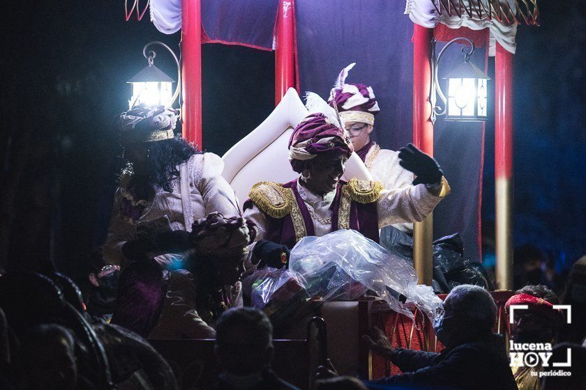 GALERÍA: Los Reyes Magos hacen parada en Campo de Aras antes de llegar a Lucena. Las fotos de la Cabalgata del Cristo
