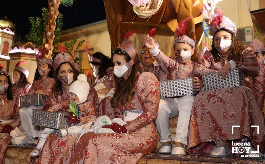 GALERÍA I: La Cabalgata de la Ilusión llena de magia, color y alegría las rondas de Lucena