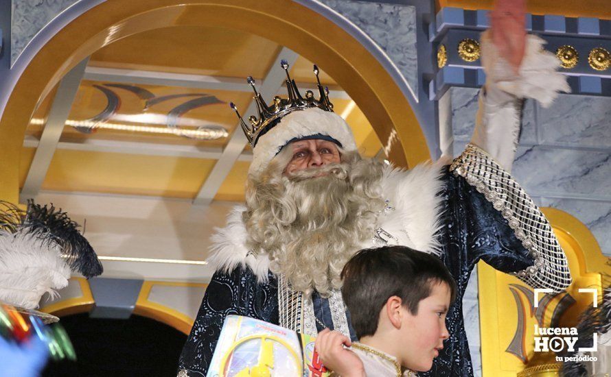 GALERÍA I: La Cabalgata de la Ilusión llena de magia, color y alegría las rondas de Lucena GALERÍA I: La Cabalgata de la Ilusión llena de magia, color y alegría las rondas de Lucena