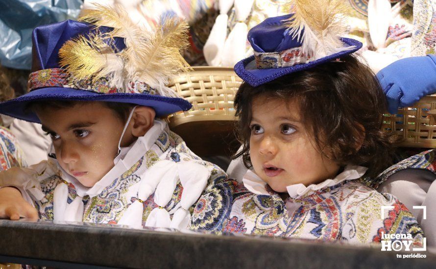 GALERÍA I: La Cabalgata de la Ilusión llena de magia, color y alegría las rondas de Lucena