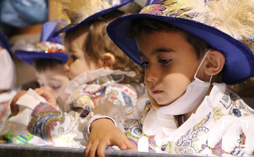 GALERÍA I: La Cabalgata de la Ilusión llena de magia, color y alegría las rondas de Lucena GALERÍA I: La Cabalgata de la Ilusión llena de magia, color y alegría las rondas de Lucena