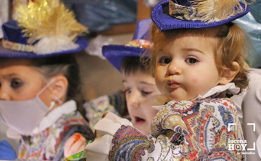 GALERÍA I: La Cabalgata de la Ilusión llena de magia, color y alegría las rondas de Lucena