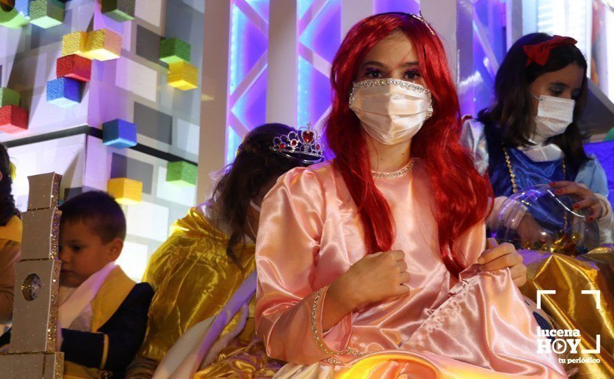 GALERÍA I: La Cabalgata de la Ilusión llena de magia, color y alegría las rondas de Lucena GALERÍA I: La Cabalgata de la Ilusión llena de magia, color y alegría las rondas de Lucena