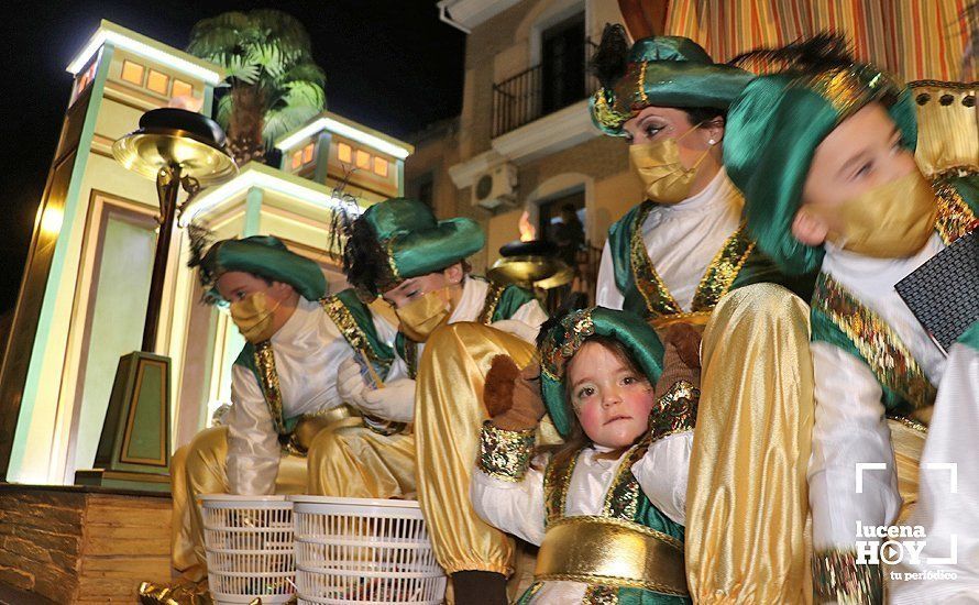 GALERÍA I: La Cabalgata de la Ilusión llena de magia, color y alegría las rondas de Lucena