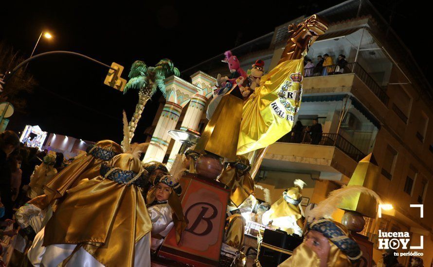 GALERÍA I: La Cabalgata de la Ilusión llena de magia, color y alegría las rondas de Lucena