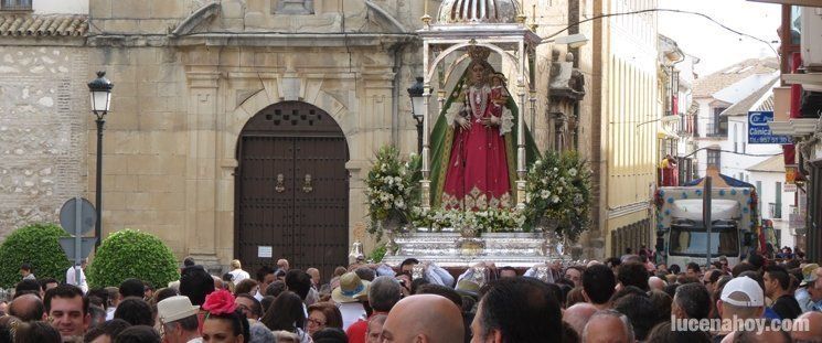  Los lucentinos arropan a la Virgen de Araceli en la Subida (vídeo) 