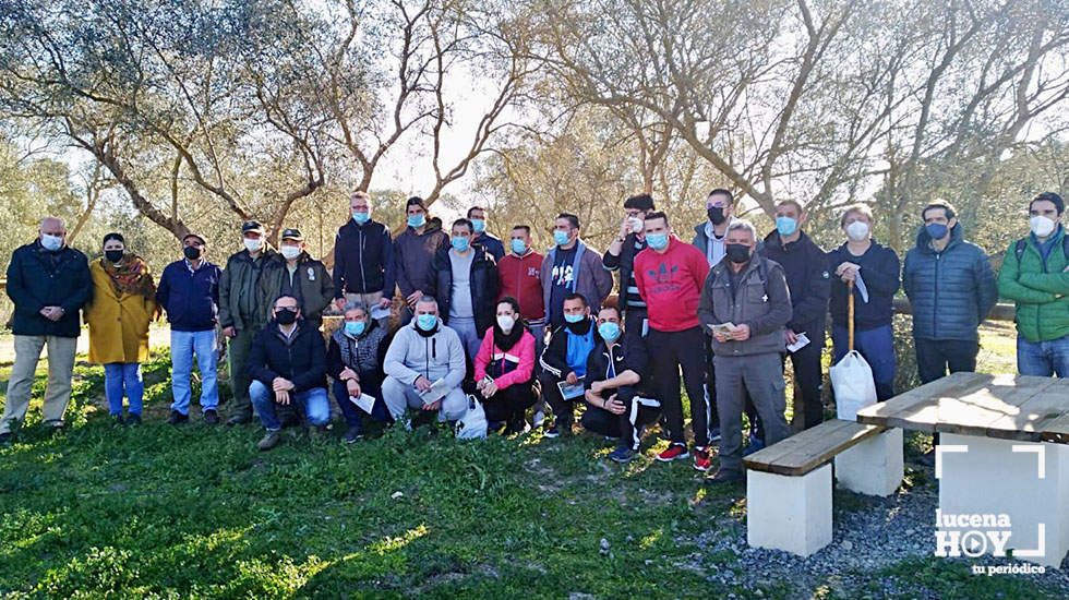  Autoridades y participantes en la jornada con motivo del Día de los Humedales 