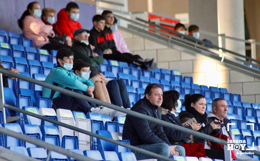 DEPORTE BASE / GALERÍA: El Juvenil A de la Fundación Lucena CF mantiene vivas sus aspiraciones de ascenso tras derrotar al Egabrense (2-1). Las fotos del partido