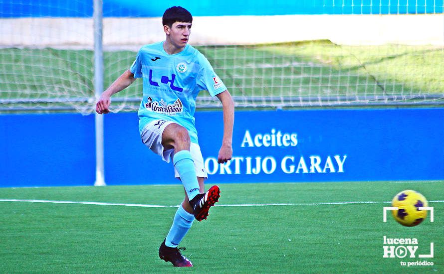 DEPORTE BASE / GALERÍA: El Juvenil A de la Fundación Lucena CF mantiene vivas sus aspiraciones de ascenso tras derrotar al Egabrense (2-1). Las fotos del partido