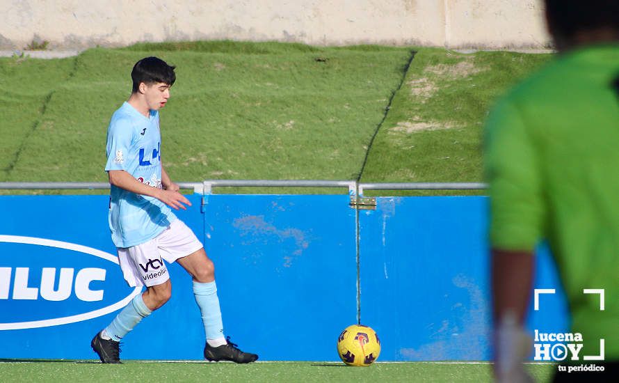 DEPORTE BASE / GALERÍA: El Juvenil A de la Fundación Lucena CF mantiene vivas sus aspiraciones de ascenso tras derrotar al Egabrense (2-1). Las fotos del partido