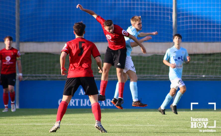 DEPORTE BASE / GALERÍA: El Juvenil A de la Fundación Lucena CF mantiene vivas sus aspiraciones de ascenso tras derrotar al Egabrense (2-1). Las fotos del partido