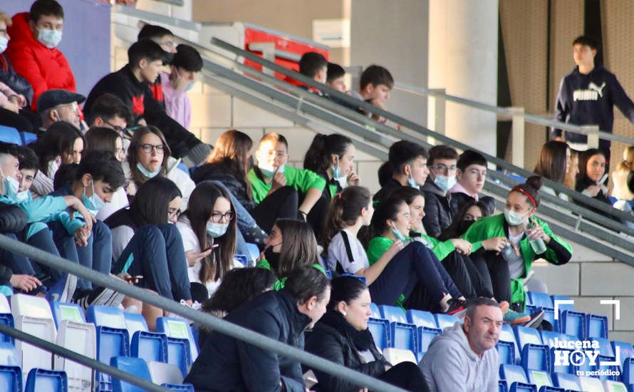 DEPORTE BASE / GALERÍA: El Juvenil A de la Fundación Lucena CF mantiene vivas sus aspiraciones de ascenso tras derrotar al Egabrense (2-1). Las fotos del partido