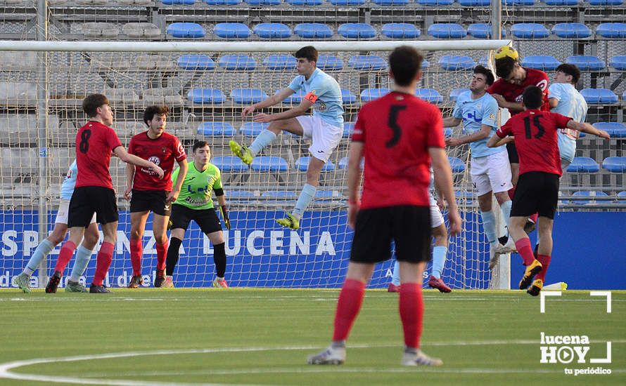 DEPORTE BASE / GALERÍA: El Juvenil A de la Fundación Lucena CF mantiene vivas sus aspiraciones de ascenso tras derrotar al Egabrense (2-1). Las fotos del partido