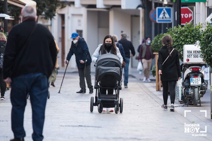 GALERÍA: Las imágenes del primer día sin obligación de usar mascarilla en las calles del centro de Lucena