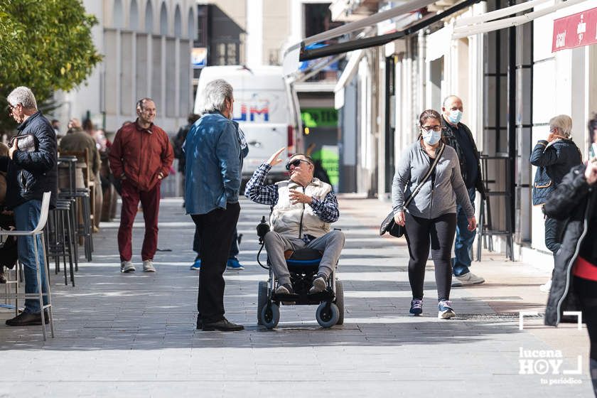 GALERÍA: Las imágenes del primer día sin obligación de usar mascarilla en las calles del centro de Lucena