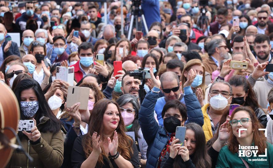 GALERÍA: David de María pone el colofón musical al Día de Andalucía con un multitudinario concierto en la Plaza Nueva