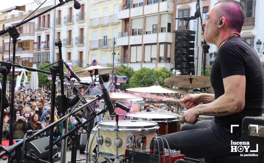 GALERÍA: David de María pone el colofón musical al Día de Andalucía con un multitudinario concierto en la Plaza Nueva GALERÍA: David de María pone el colofón musical al Día de Andalucía con un multitudinario concierto en la Plaza Nueva
