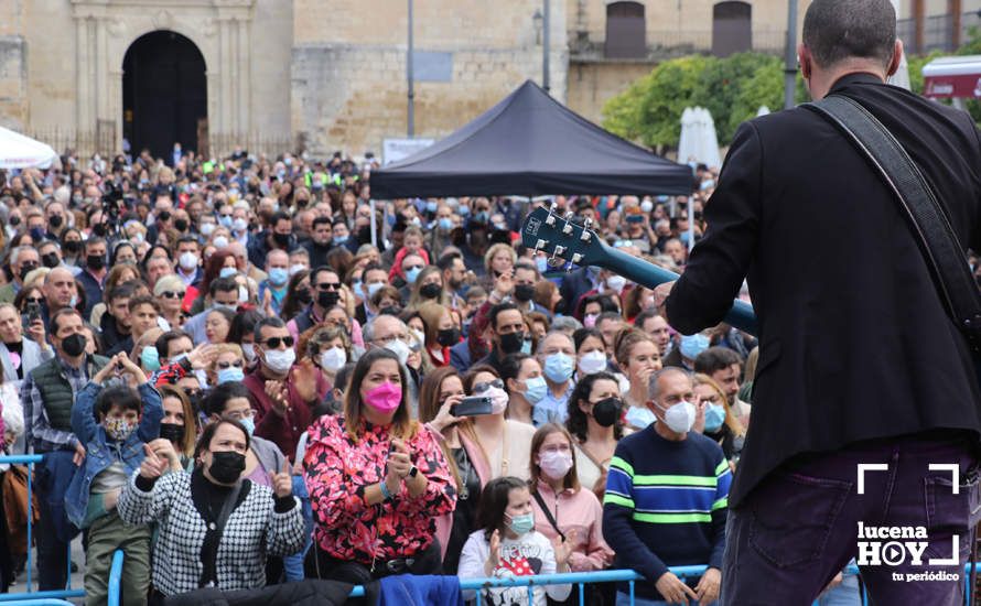 GALERÍA: David de María pone el colofón musical al Día de Andalucía con un multitudinario concierto en la Plaza Nueva