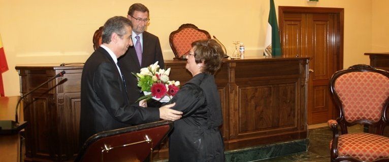  María de los Ángeles Sánchez, medalla de oro de la Justicia 